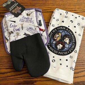 HOCUS POCUS Halloween Kitchen Bundle Oven Mitt Set & Kitchen Towels (Pot Holder)